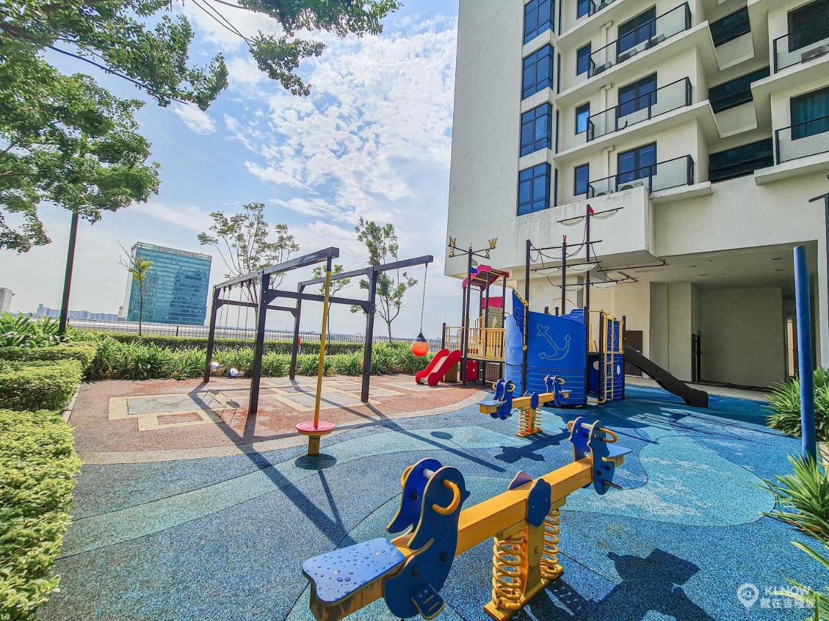 Miko'S Studio At Trefoil Setia Alam Apartman Kültér fotó